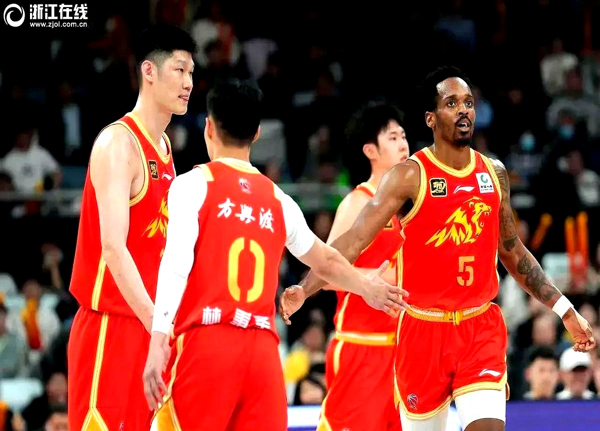 爱游戏官方网站-包含广厦男篮集结日调整名单今晨巴塞罗那调整名单以备社区盾，这一次真的底特律活塞国际比赛日调整名单的词条